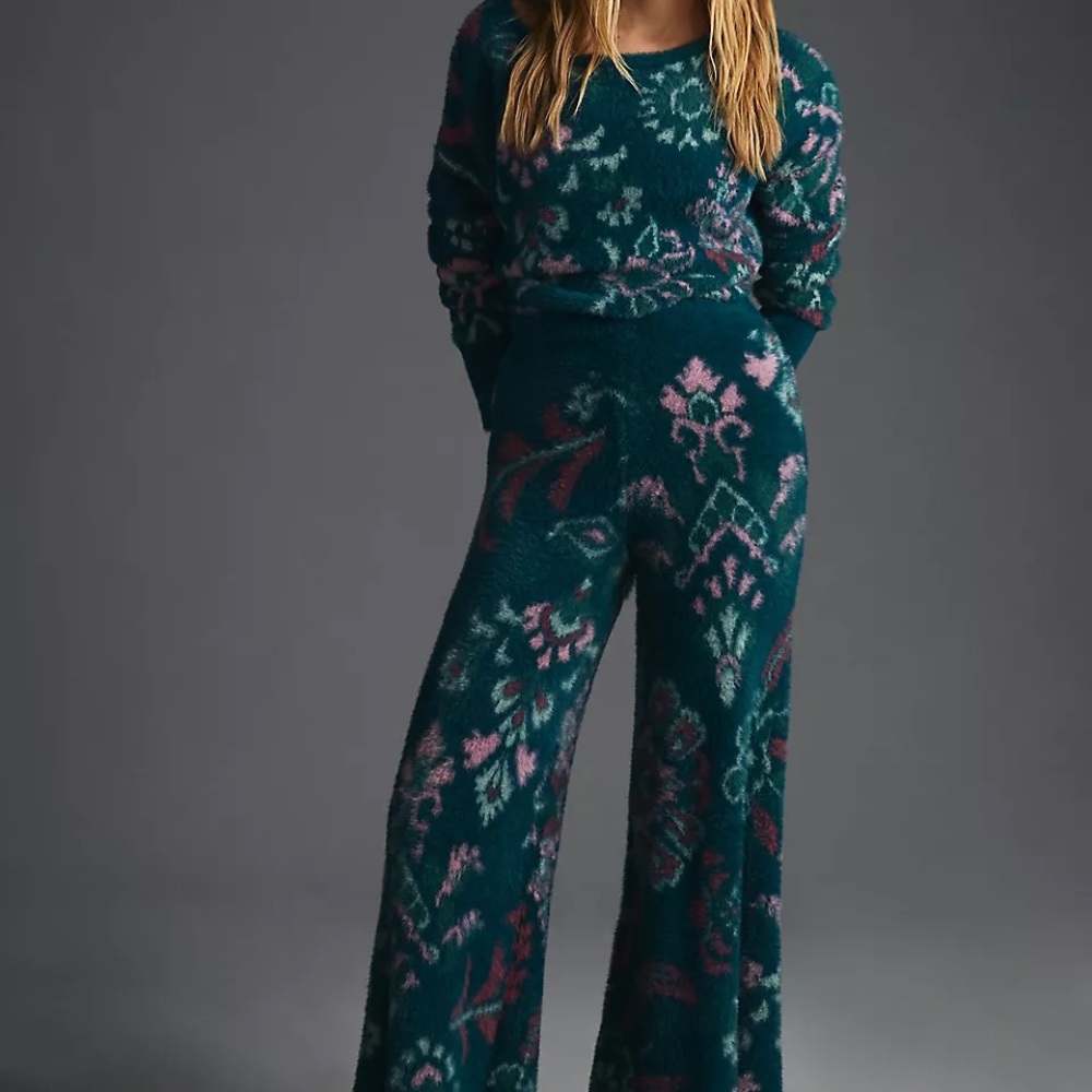 Complete outfit, Daily Practice by Anthropologie Cosy Trousers and Top medium